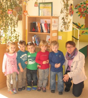 Bücherschrank November 2013 Kindertagesstätte Müs